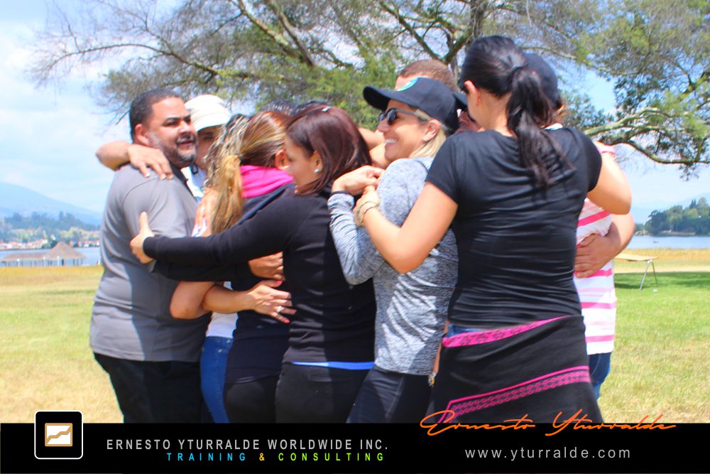 Talleres de Cuerdas LATAM Team Building | Taller de Trabajo en Equipo para Empresas