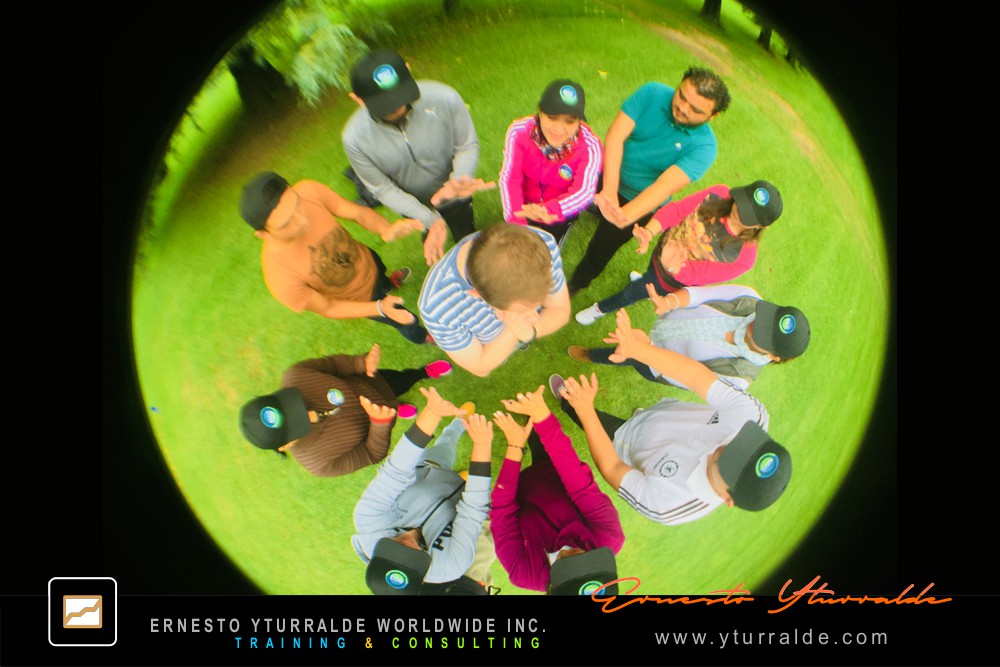 Talleres de Cuerdas LATAM Team Building | Taller de Trabajo en Equipo para Empresas