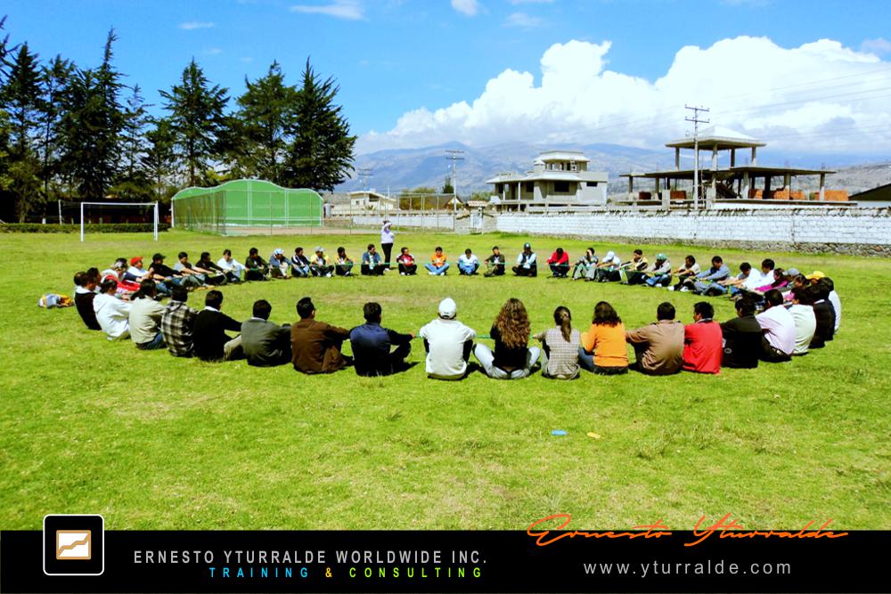 Talleres de Cuerdas LATAM Team Building | Taller de Trabajo en Equipo para Empresas