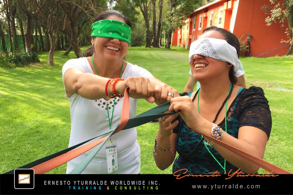 Talleres de Cuerdas LATAM Team Building | Taller de Trabajo en Equipo para Empresas