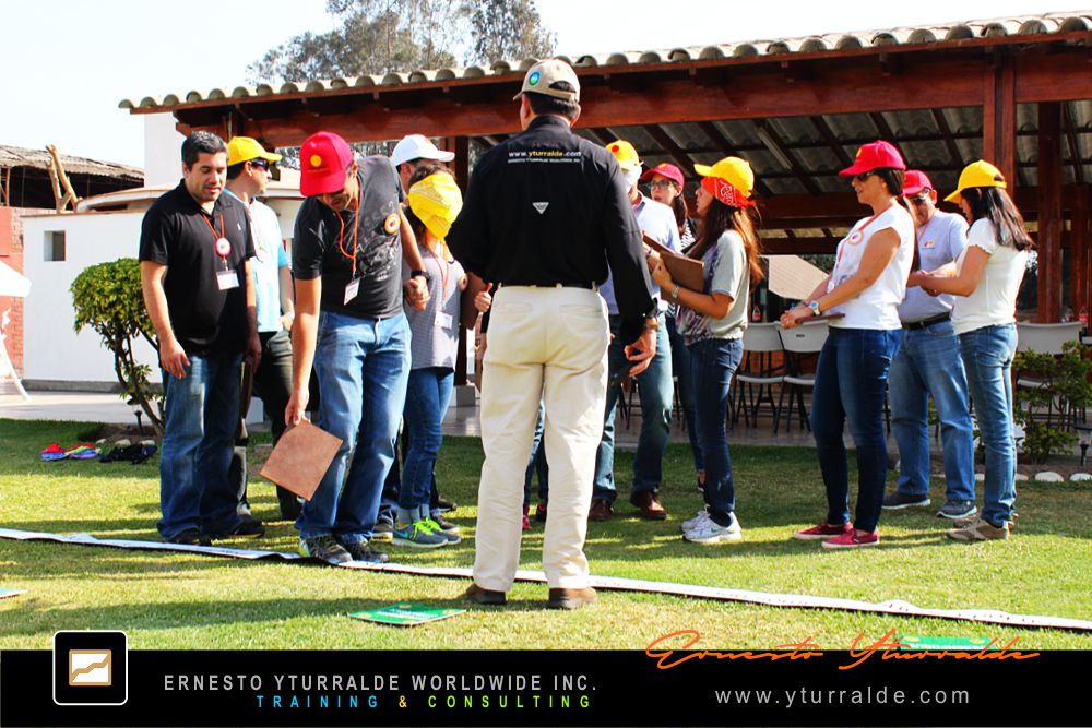 Cuerdas Bajas y Team Building en LATAM, USA y El Caribe | Dinámicas experienciales para organizaciones